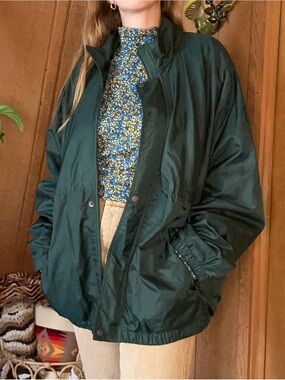 Vintage 1980s/90s Highlander Forest Green Nylon Windbreaker Rain Jacket | L